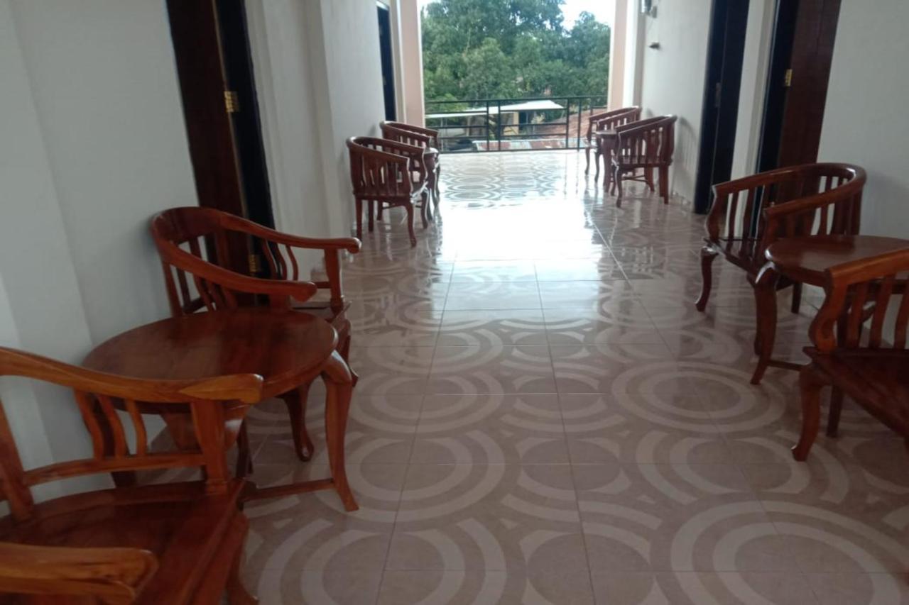 Express O 91722 Home Stay Dan Sewa Mobil Jhon'S Family Labuan Bajo Exterior foto