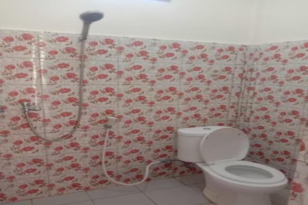 Express O 91722 Home Stay Dan Sewa Mobil Jhon'S Family Labuan Bajo Exterior foto
